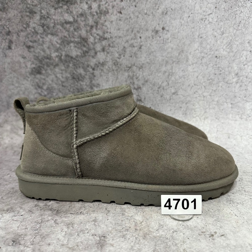 UGG Classic Ultra Mini Boot Women Size 8 Gray Suede Ankle Sheepskin 1116109